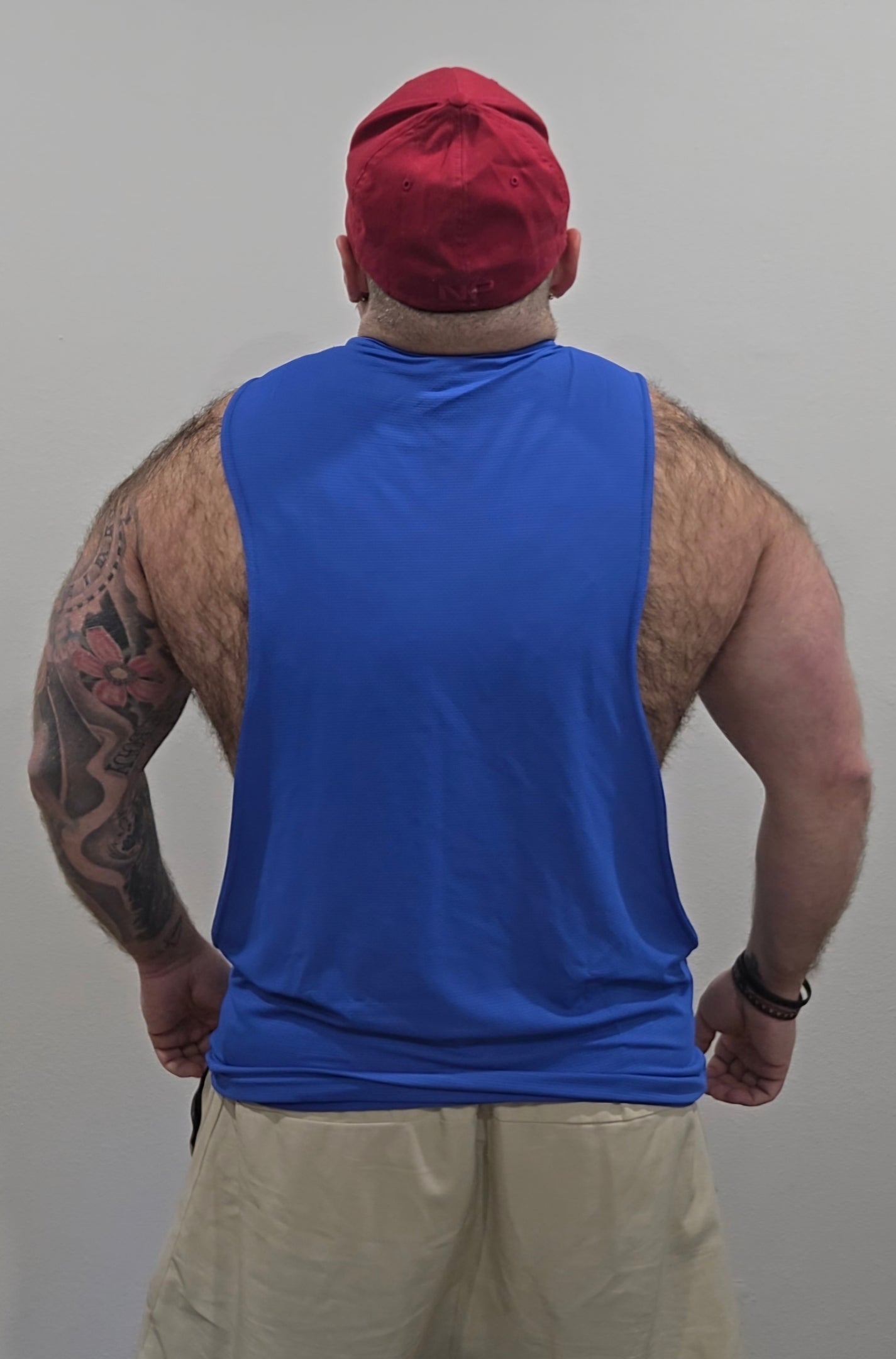 Nuzzle Cut-Off Sleeves Shirt